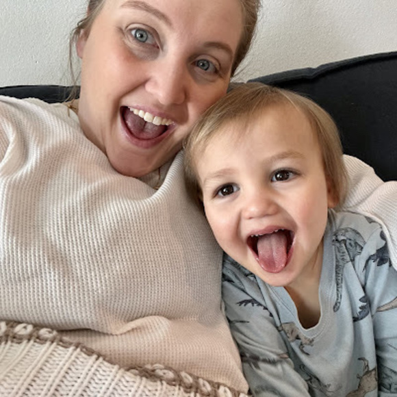 Meet your Posher, Jessica - Picture 1 of 1